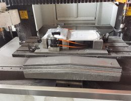 एलईडी प्रकाश छेद बनाते हैं