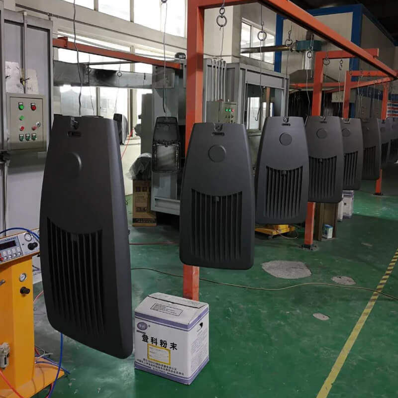 How to spray powder on LED street light housing ? एलईडी स्ट्रीट लाइट हाउसिंग पर पाउडर का छिड़काव कैसे करें?